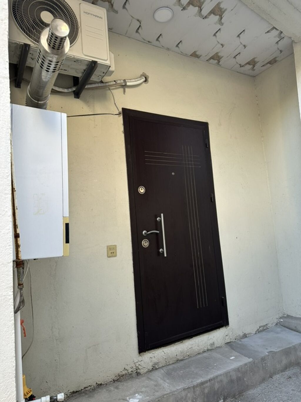 Satılır – həyət evi - Plan: girişdən dar keçidli həyət, metal giriş — Ev, villa, Bakı (3)