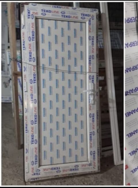 Plastik qapı — Bakı