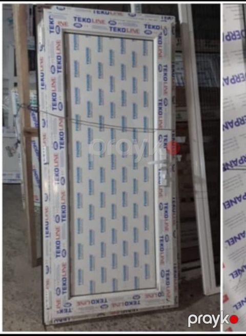 Plastik qapı — Bakı