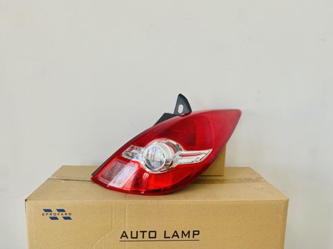 "Nissan Tiida 2010" arxa stop işığı — Bakı