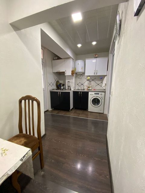 Satılır 5 otaqlı köhnə tikili 110 m² — Bakı