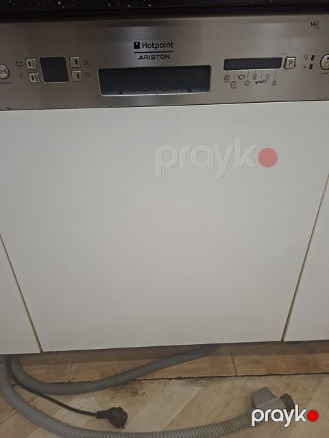 Hotpoint Ariston qabyuyan maşın – tam inteqrasiya olunan model — Bakı