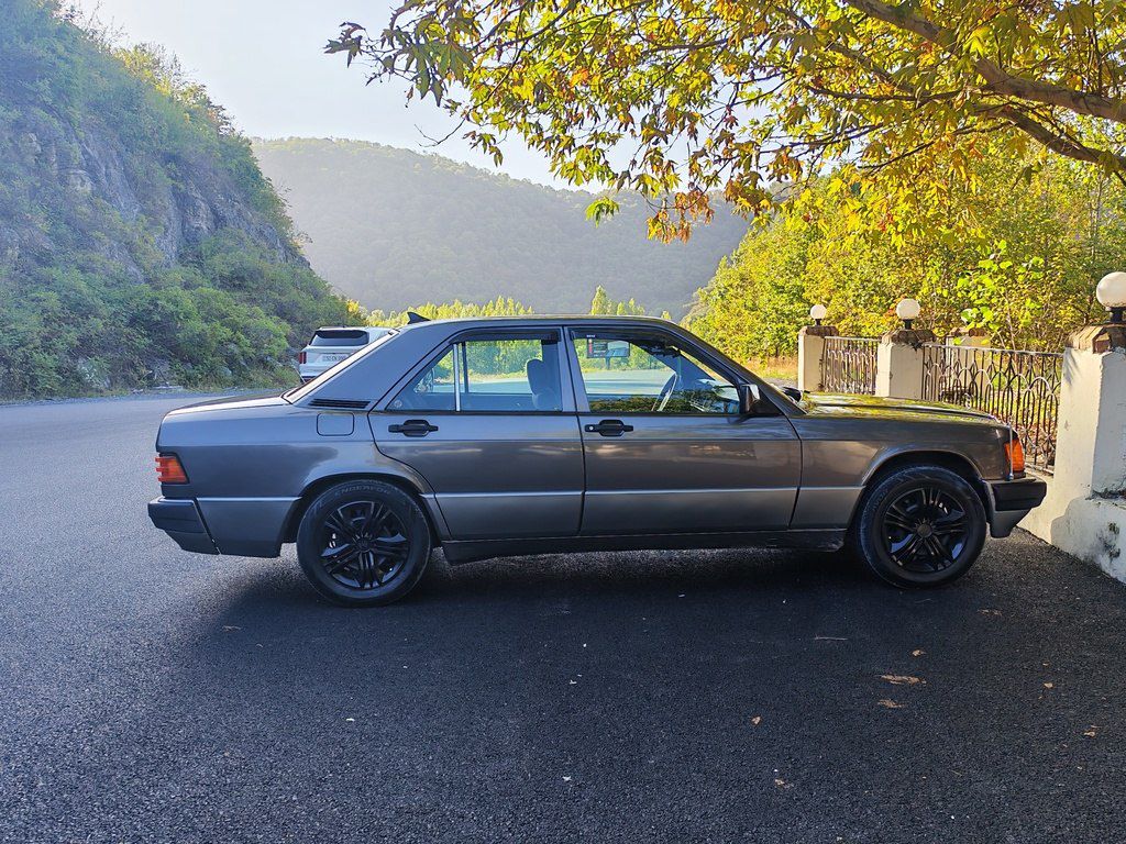 Mercedes 190, 2.0 L, 1991 il, 385 000 km — Avtomobillər, Qəbələ (6)