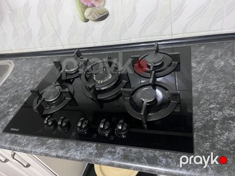 Beko qaz plitəsi – şüşə keramika səthli, 5 gözlü Xüsusiyyətlər: - 5 — Saray