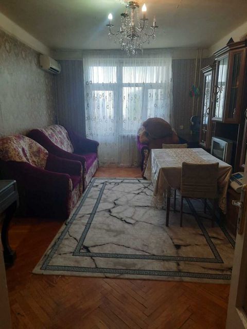 Satılır 3 otaqlı köhnə tikili 72 m² — Bakı