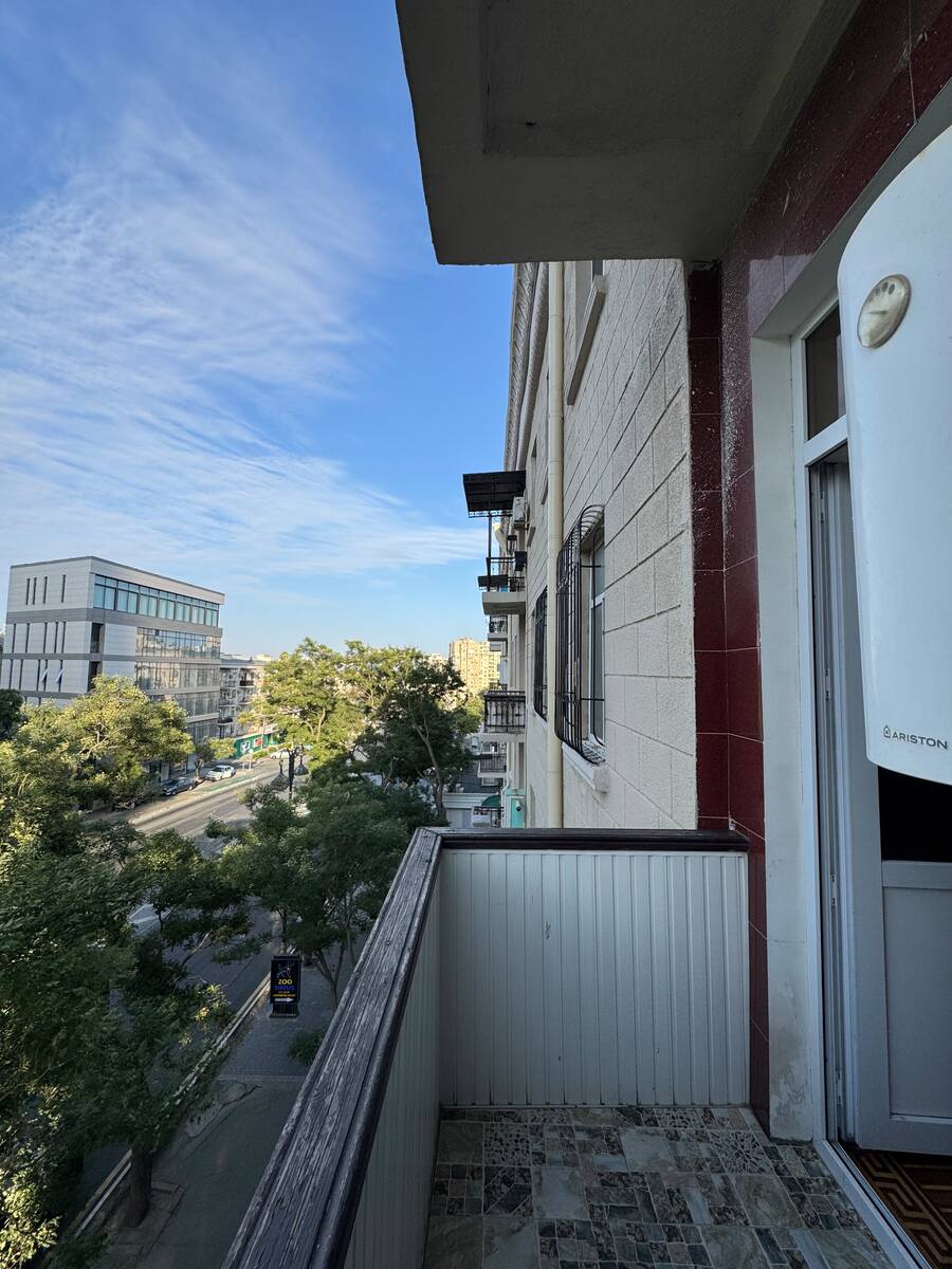 Satılır 2 otaqlı köhnə tikili 65 m² — Mənzil, Bakı (11)