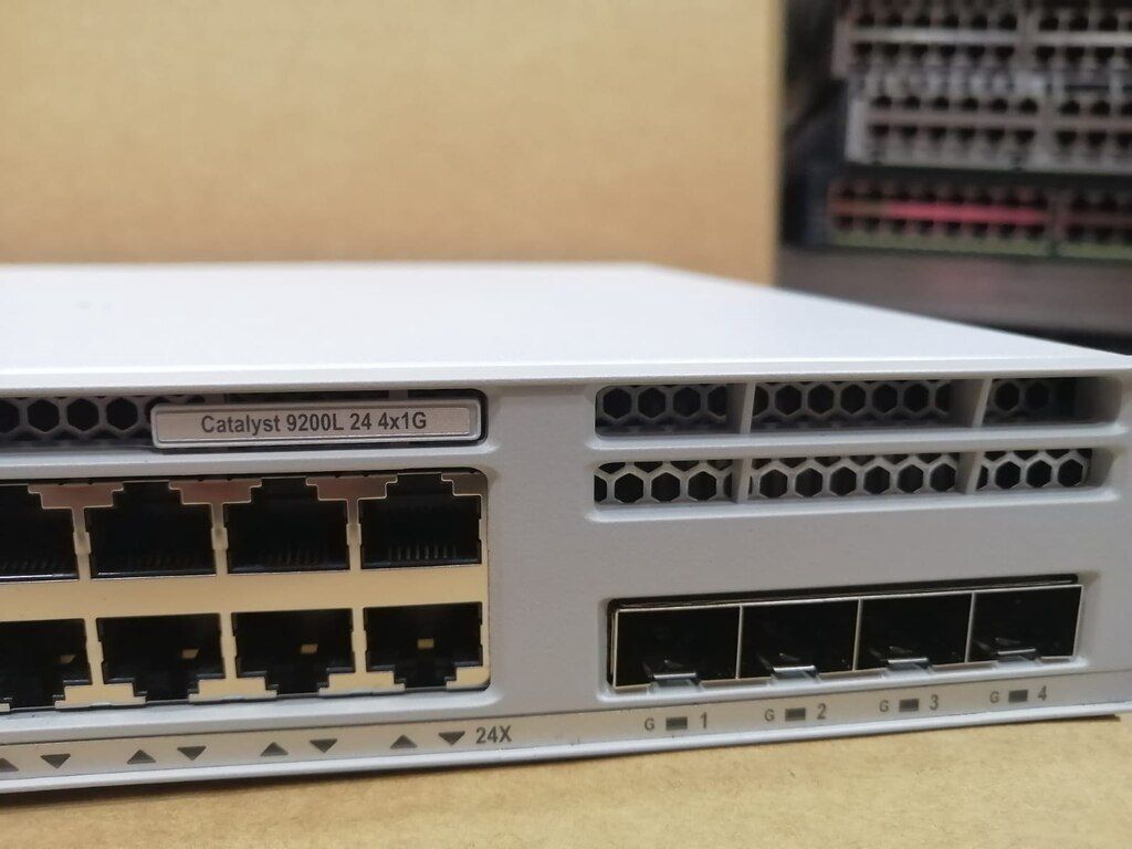Cisco C9200L-24T-4G-E Switch — Şəbəkə və server avadanlığı, Bakı (3)