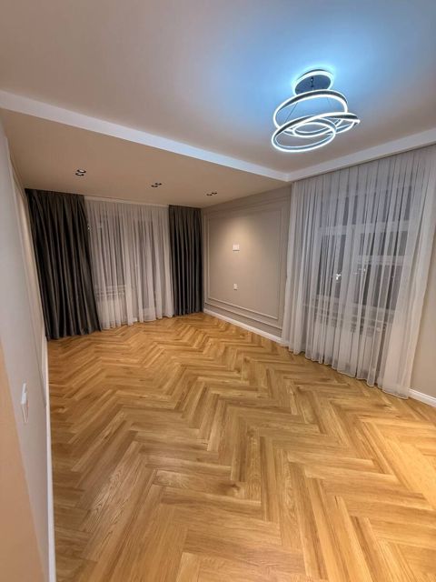 Satılır 2 otaqlı köhnə tikili 55 m² — Bakı