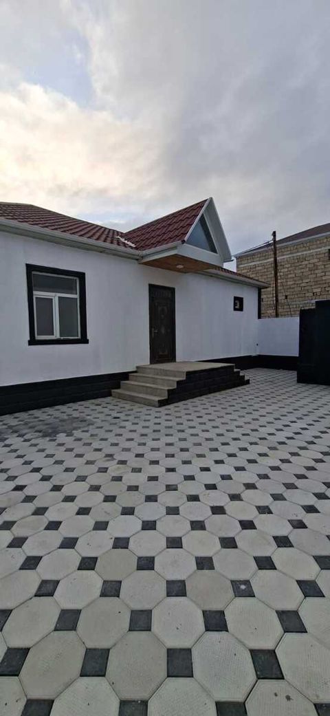 Satılır 4 otaqlı həyət evi/bağ evi 130 m² — Bakı