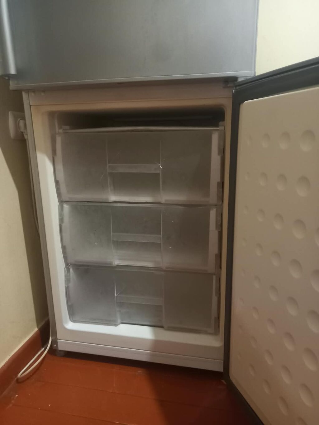 Altus iki qapılı soyuducu - Rəng: gümüşü (inox effekti), ön qapıda — Soyuducular, Gəncə (5)