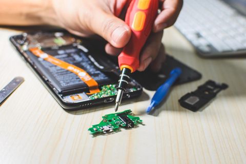 Telefon ustası tələb olunur — Bakı