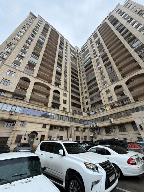 Satılır 3 otaqlı yeni tikili 153 m² — Bakı