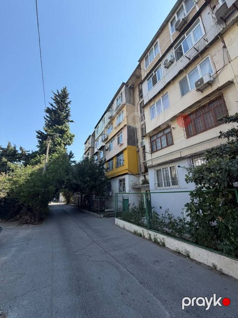 Satılır 4 otaqlı köhnə tikili 112 m²
