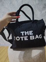 Qadın çantaları her biri 8 manat 1) Qara kanvas “THE Tote BAG” — ariz