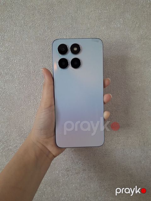 Honor X6a satılır. 6 GB RAM 128 GB yaddaş 5200 mAh batareya — Bakı