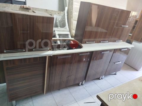 3 metr metbex mebeli uzerinde hec ne verilmir *Qiymet 300 azn* Mebel — Bakı