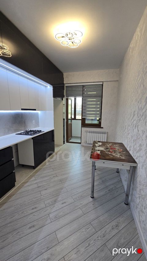 Satılır 3 otaqlı yeni tikili 90 m²