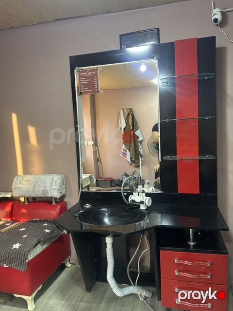 Bərbər salonu üçün lavabo və güzgü paneli dəsti - Rəng: qara/qırmızı — Digah