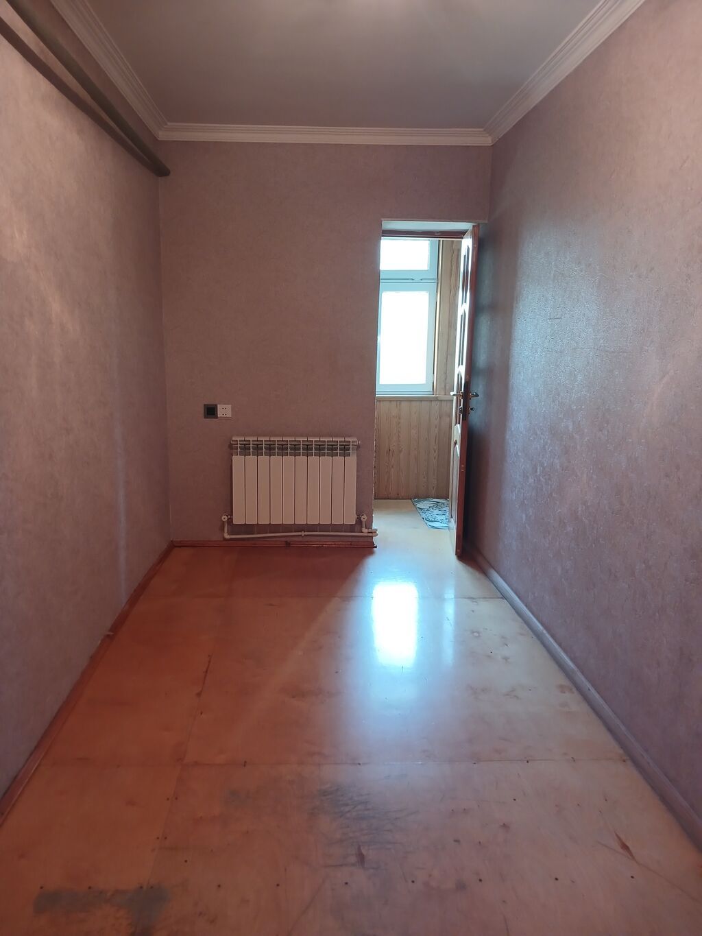 2 Otaqlı Mənzil - Geniş işıqlı zal, tavanında dekorativ çilçıraq — Mənzil, Sumqayıt (2)