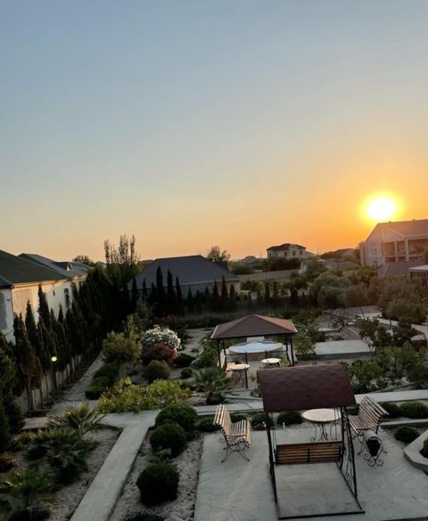 Satılır 12 otaqlı həyət evi/bağ evi 600 m² — Bakı