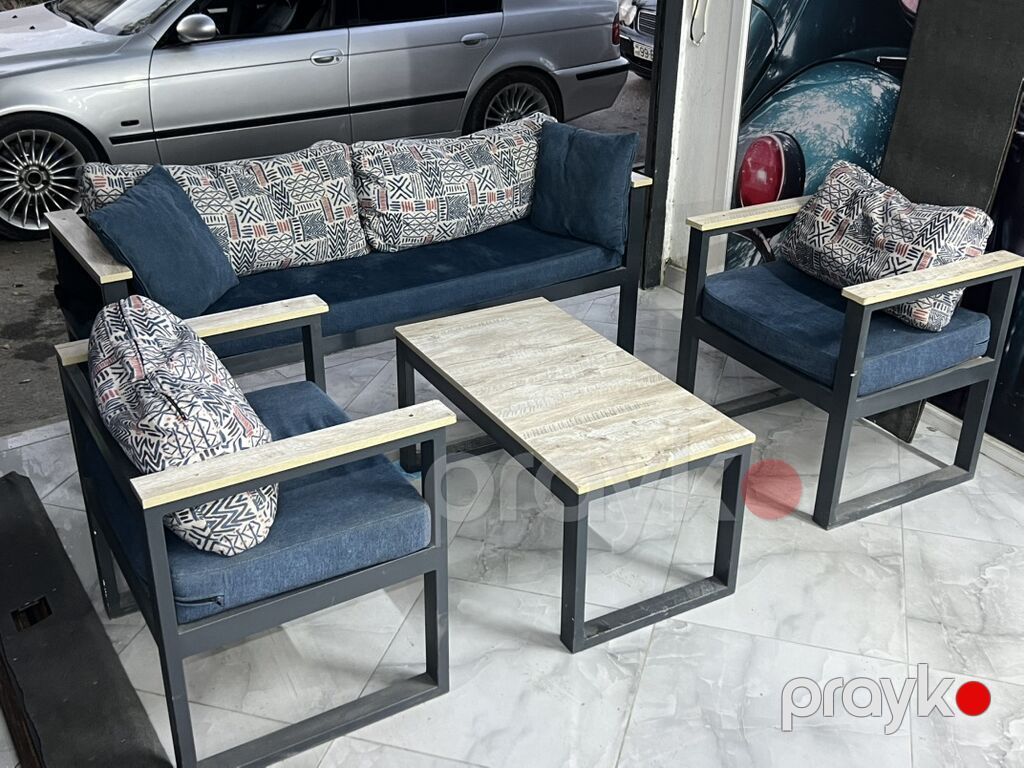 Salam. Kampletk işlənmiş oturacaq dəsti 2 oturacaq 1 divan 1 jurnalni — Masalar və stullar, Saray