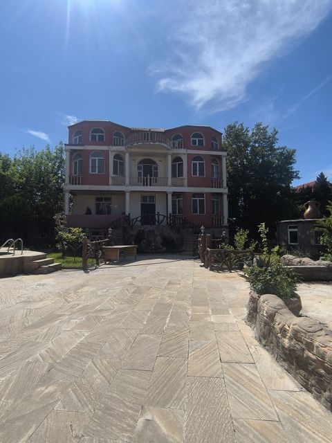Satılır 8 otaqlı həyət evi/bağ evi 400 m² — Bakı