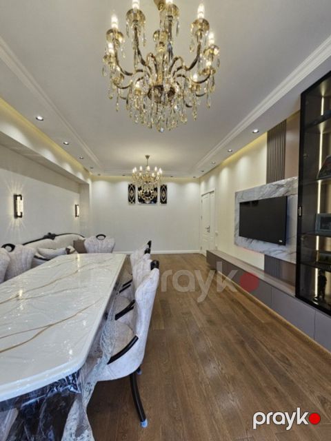 Satılır 4 otaqlı yeni tikili 128 m²