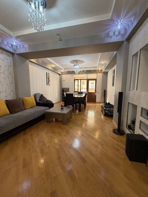 Satılır 4 otaqlı yeni tikili 120 m² — Bakı