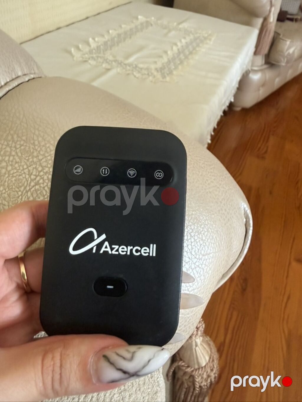 Azercell portativ Wi‑Fi (MiFi) modem - Mobil internet üçün cib ölçülü — Şəbəkə və server avadanlığı, Saray (2)