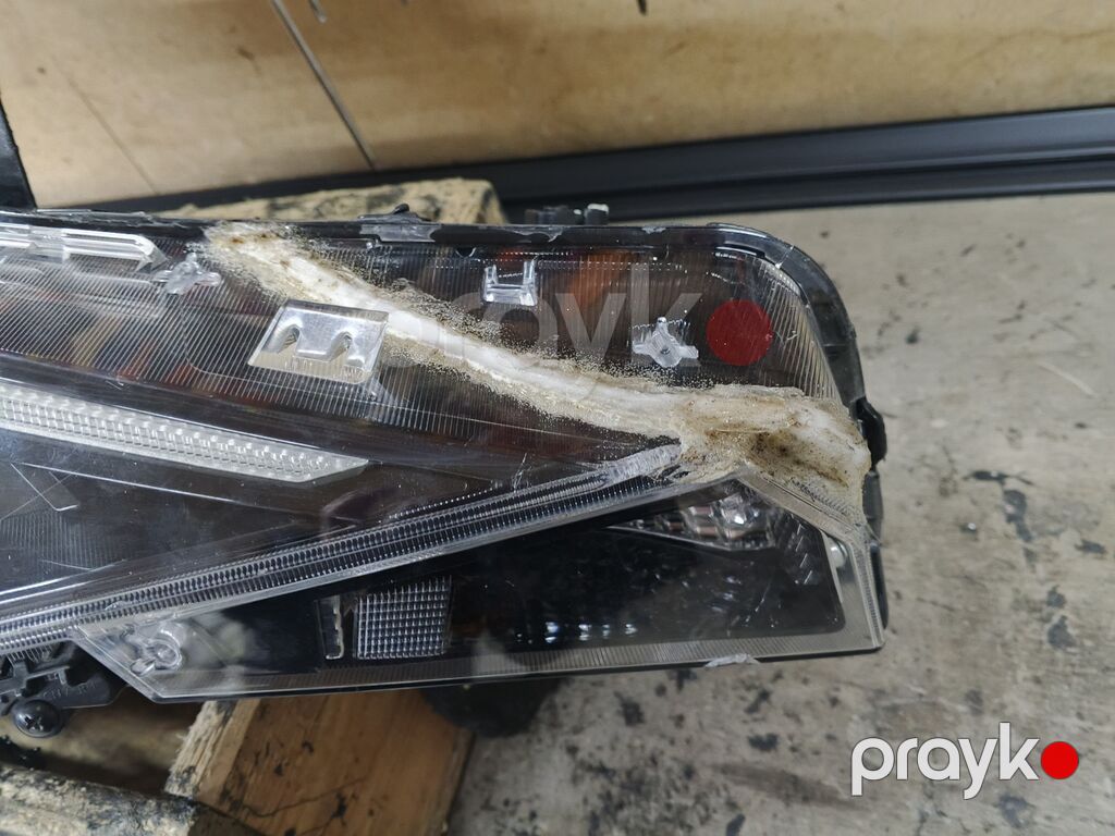 Elantra ücün led fara təmirdə olub korpusda şüşədə cat olub düzəlib — Avtomobil işığı, Bakı (7)