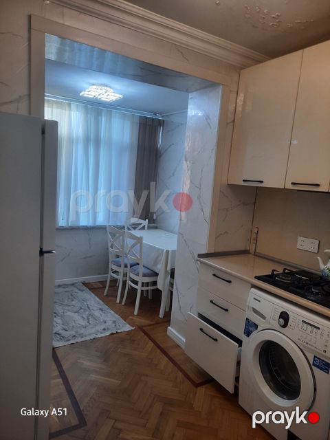 İcarəyə verilir 2 otaqlı köhnə tikili 62 m² — Bakı