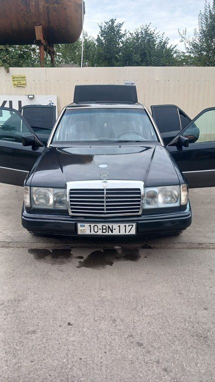 Mercedes E 220, 2.2 L, 1993 il, 300 000 km — Avtomobillər, Quba (5)