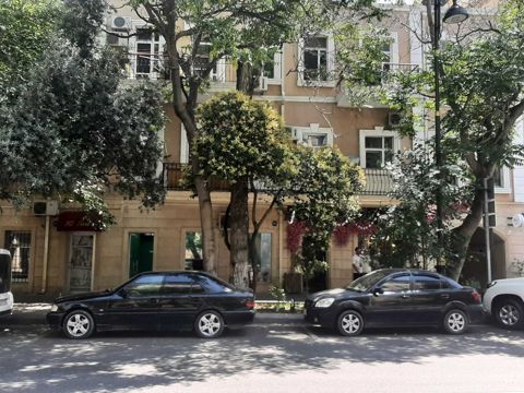 Satılır obyekt 23 m² — Bakı