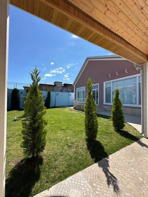 Satılır 4 otaqlı həyət evi/bağ evi 170 m² — Bakı