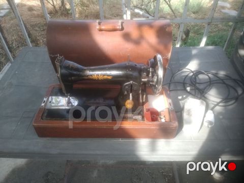Podolsk Mexaniki Zavodu (PMZ) istehsalı olan elektrik tikiş maşını — Bakı