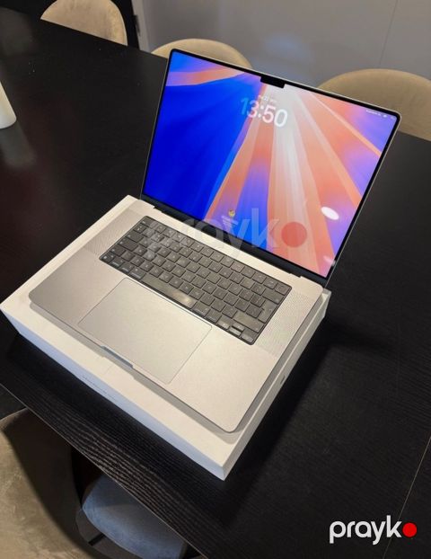 Apple MacBook Pro 16” M2 Max 64GB / 1TB — Bakı