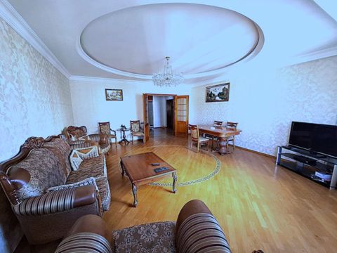 Satılır 4 otaqlı yeni tikili 150 m² — Bakı