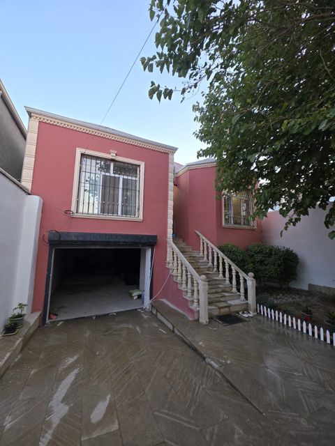 Satılır 4 otaqlı həyət evi/bağ evi 110 m² — Bakı