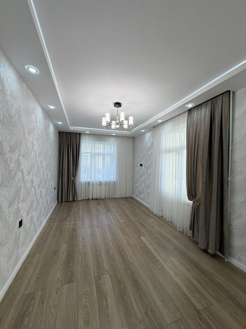 Satılır 2 otaqlı köhnə tikili 68 m² — Bakı