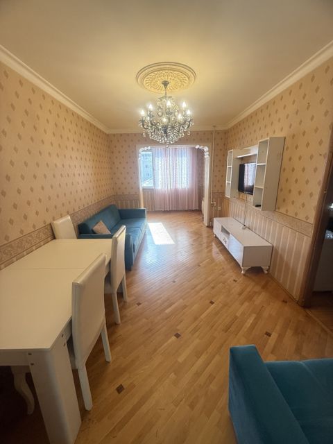 İcarəyə verilir 4 otaqlı köhnə tikili 100 m² — Bakı