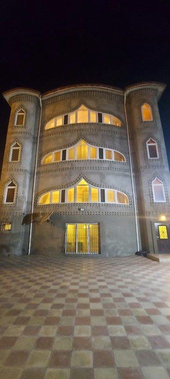 Satılır 5 otaqlı həyət evi/bağ evi 180 m² — Bakı