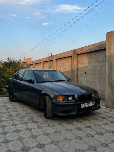 BMW 3 series: 1.8 l 1993 il Sedan — Bakı