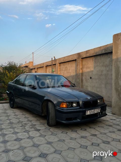 BMW 3 series: 1.8 l 1993 il Sedan — Bakı