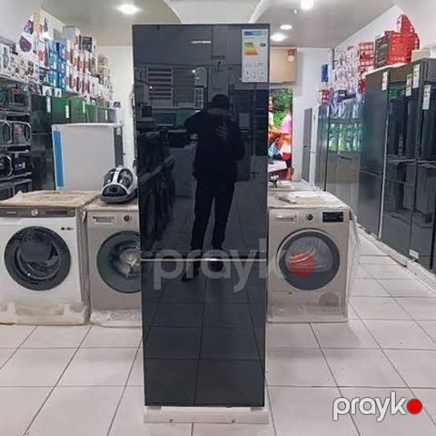 İşlənmiş qara güzgülü soyuducu Satılır yaxşı vəziyyətdədir. Qiymət — Digah