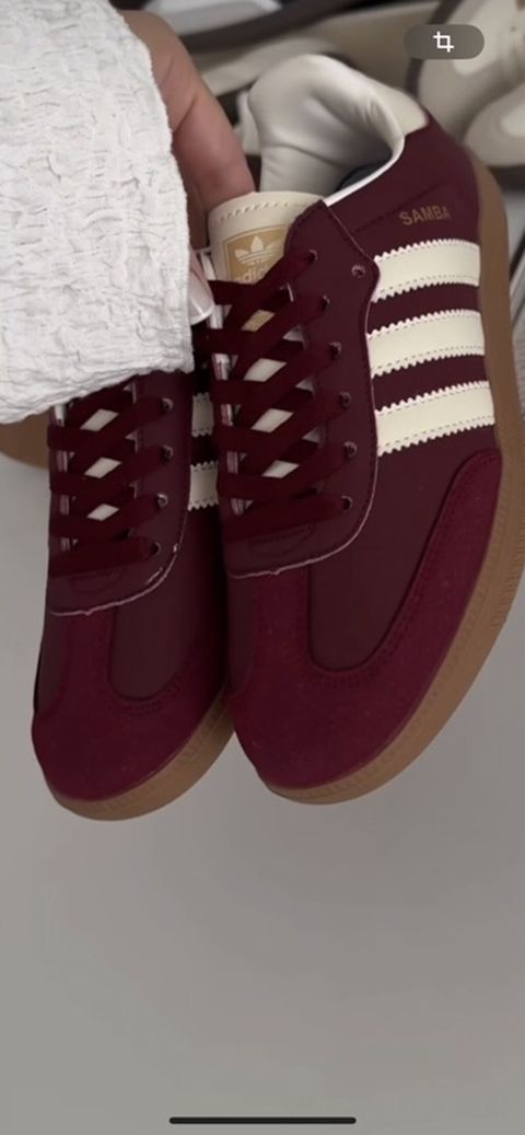 Məhsul: Adidas Samba idman ayaqqabısı - Rəng: Bordo (şərab rəngi) üst — Bakı
