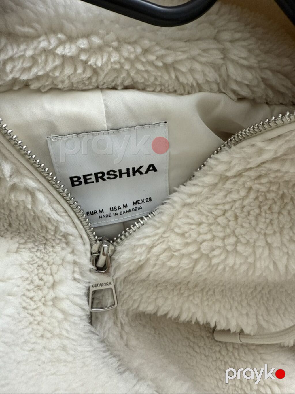 Bershka qadın kapüşonlu jaket xec geyinilmiyib, tam teze - Rəng — Coqlar və zaqetlər, Bakı (3)