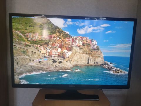 Samsung LED TV, model: UE32J4100AU (Type: UE32J4100) - Ekran ölçüsü — Bakı