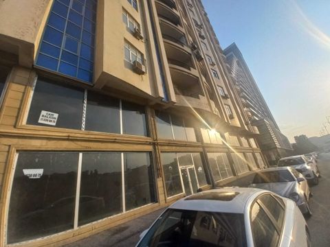 Satılır obyekt 560 m² — Bakı