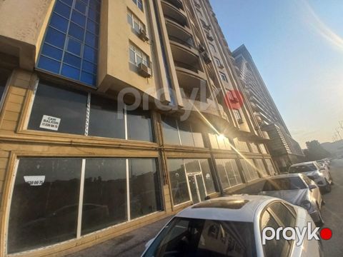 Satılır obyekt 560 m²