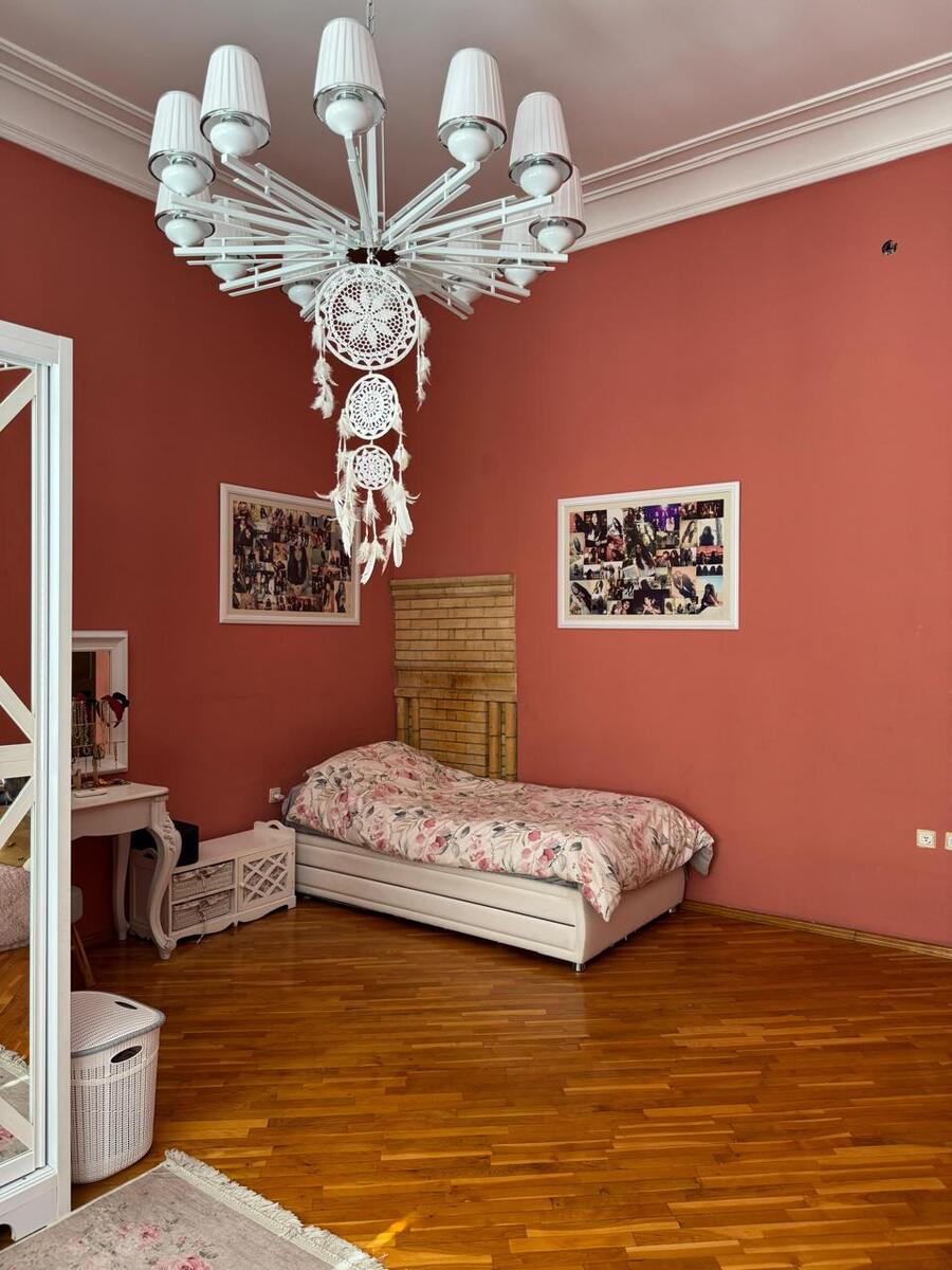 Satılır 4 otaqlı köhnə tikili 210 m² — Mənzil, Bakı (6)